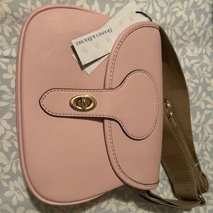 Dooney & Bourke Light Pink Penrose 2 Crossbody Bag with dust bag. NEVER USED